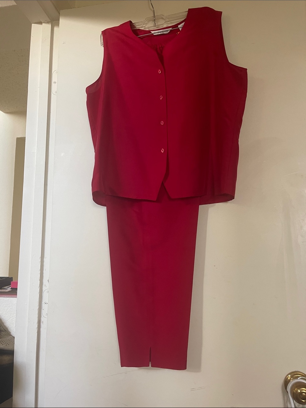 Preston & York Red Sleeveless Silk Button-Front Suit - Size Medium